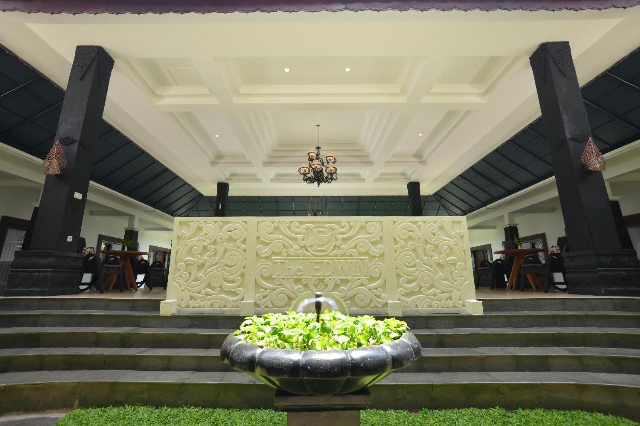 The Edwin Syariah Hotel Ngabean Exterior photo