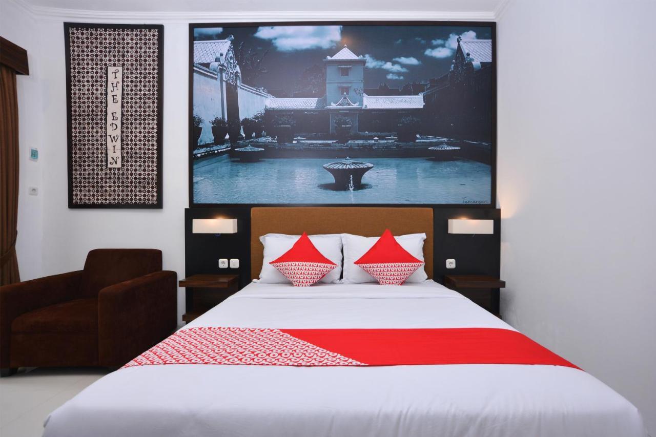 The Edwin Syariah Hotel Ngabean Exterior photo